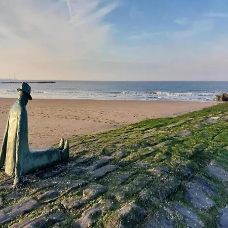 Apartment Modern Coastal In