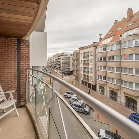 Modern Coastal In Appartement *