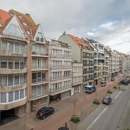 Modern Coastal In Appartement
