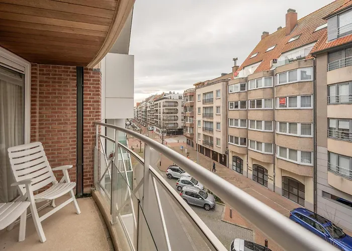 Modern Coastal In Appartement *